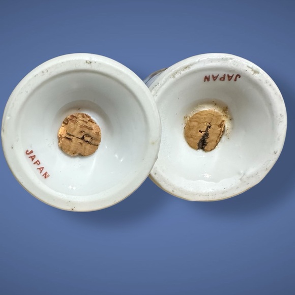 Vintage Salt and Pepper Shakers Gold and Orange Floral Ceramic Japan - Picture 2 of 6